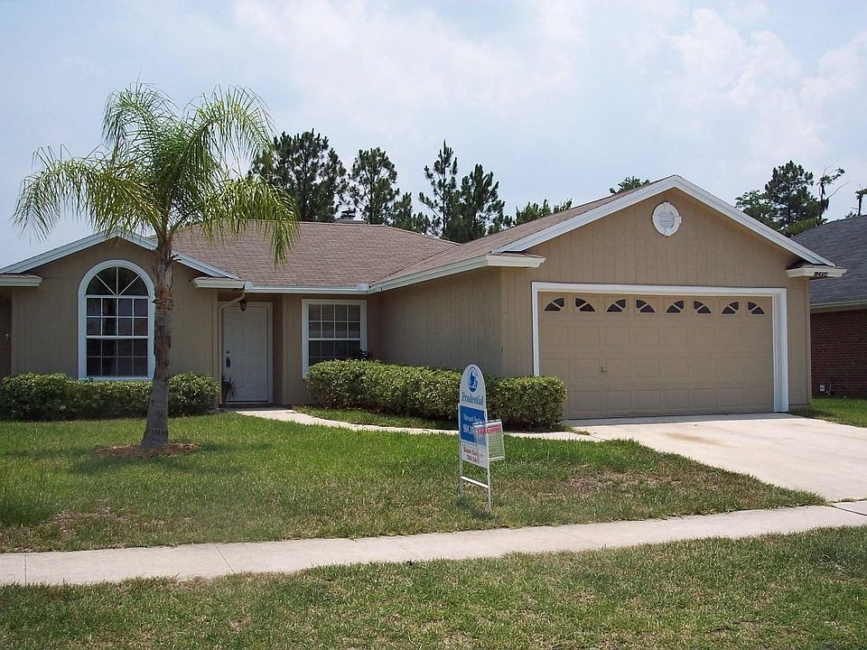 Great 3/2 home in Bentwater!