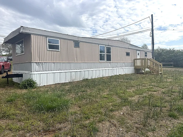 233 Jolly Roger Dr — Photo 7