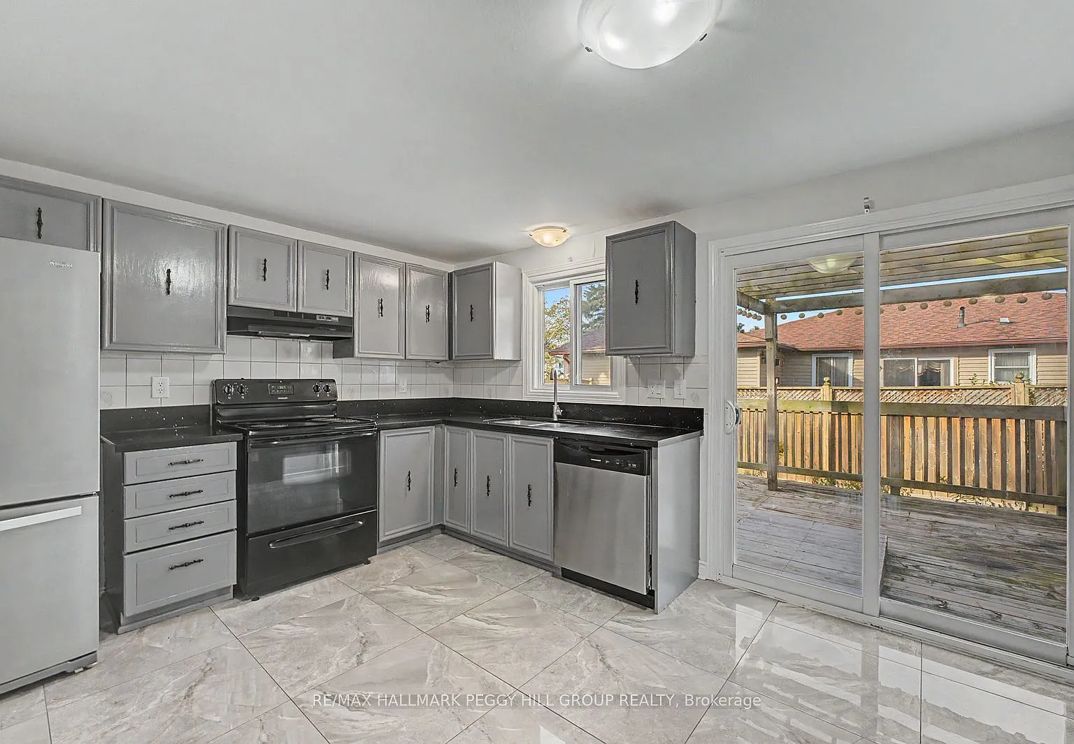 6 bed, $3,360 — Photo 4