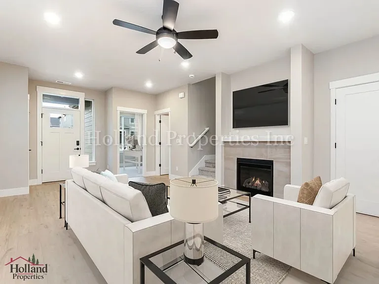 8162 SE Reddington St — Photo 3
