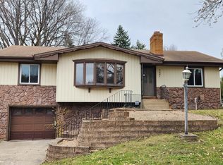 5221 Buchanan St NE, Fridley, MN 55421