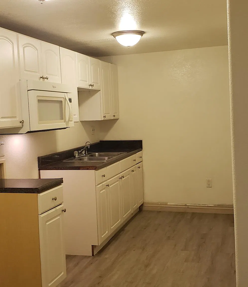 5943 Rugby Ave — Photo 1