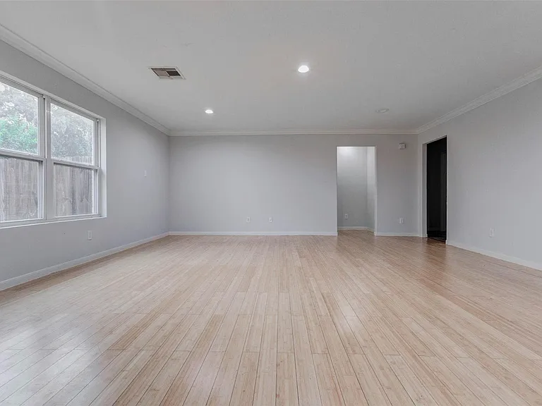 10627 Ince Ln — Photo 12