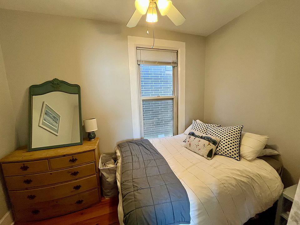 2nd image of 1913 W Cortland St #2R