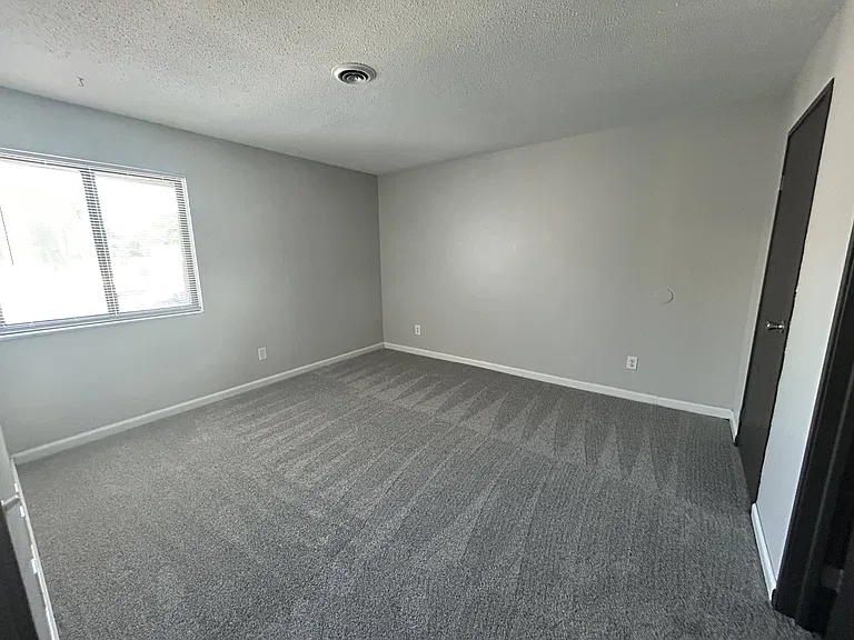 Secor Flats — Photo 68
