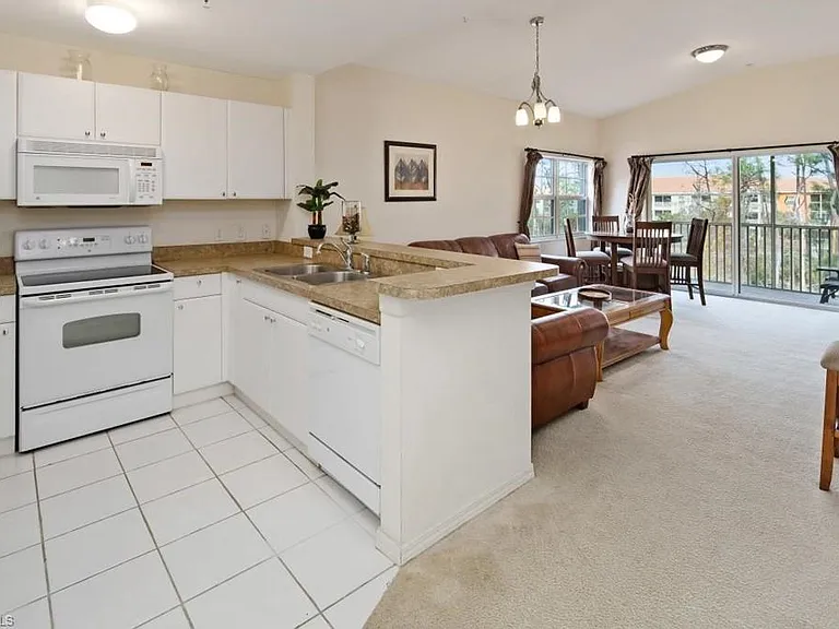 4510 Botanical Place Cir #402 — Photo 2