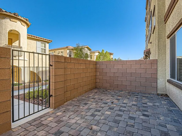 1525 Spiced Wine Ave #24102 — Photo 9