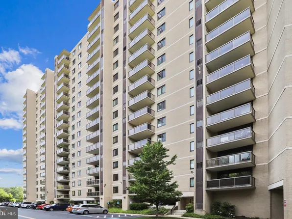 307 Yoakum Py #1808, Alexandria, VA 22304