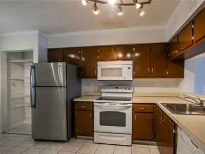 2200 S Cypress Bend Dr #308, Pompano Beach, FL, 33069