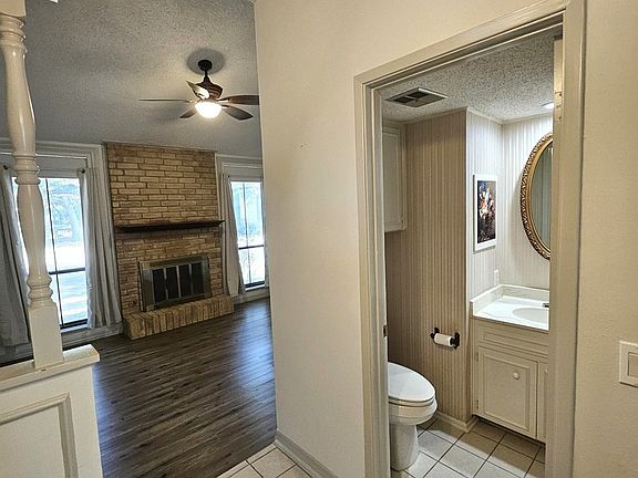 4th image of 3836 BARRINGTON ST #3836