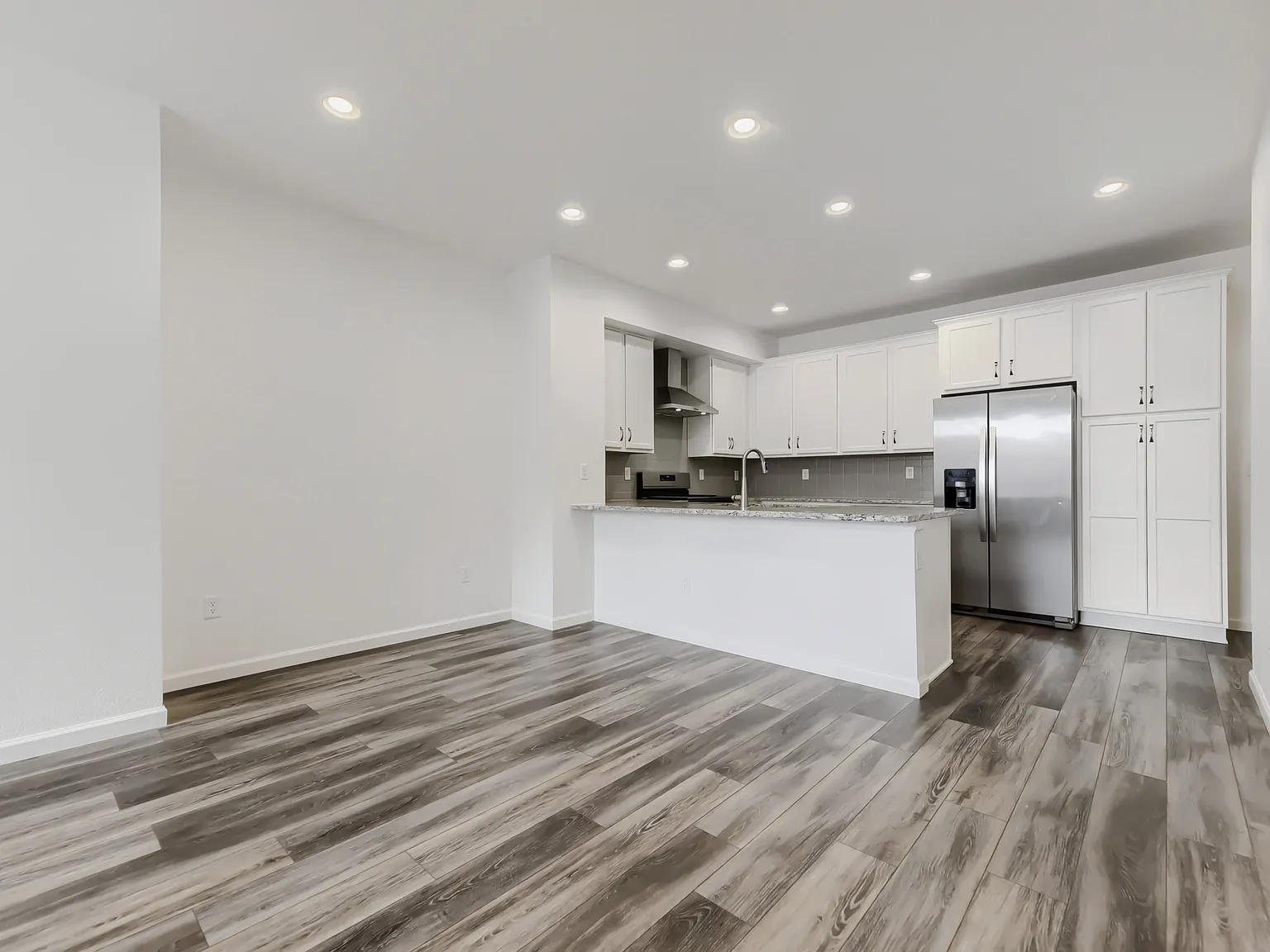3 bed, 2.5 bath, 1573 sqft, $2,900 — Photo 2