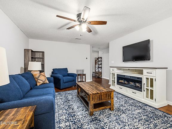 3rd image of 1012 Nod St
