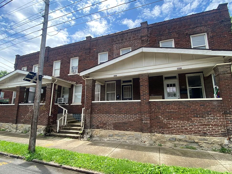 2481 N 4th St