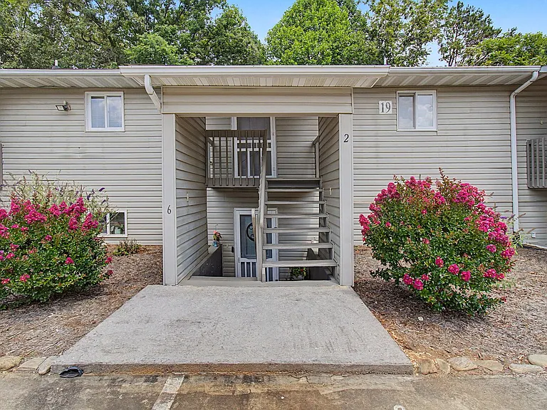 19 Shanna Dr — Photo 15