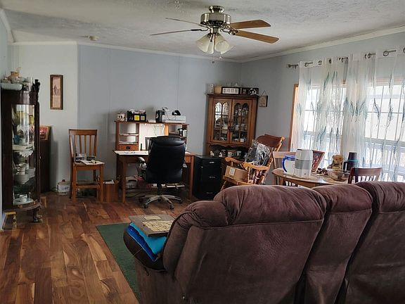 4th image of 99 Arrowhead Dr
