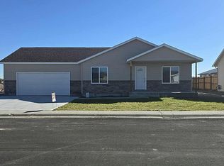 901 Tundra Dr, Riverton, WY 82501