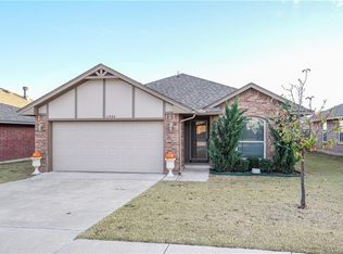 11924 SW 8th St, Yukon, OK 73099