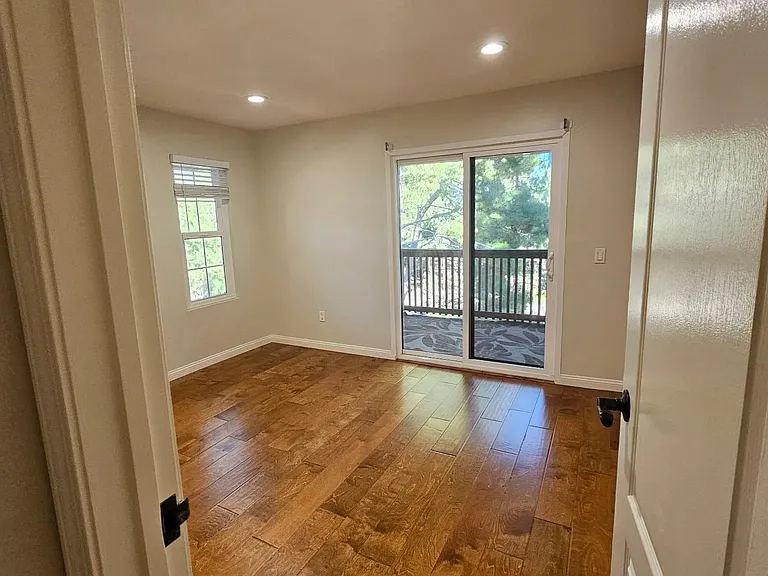12091 Alta Carmel Ct #10 — Photo 15