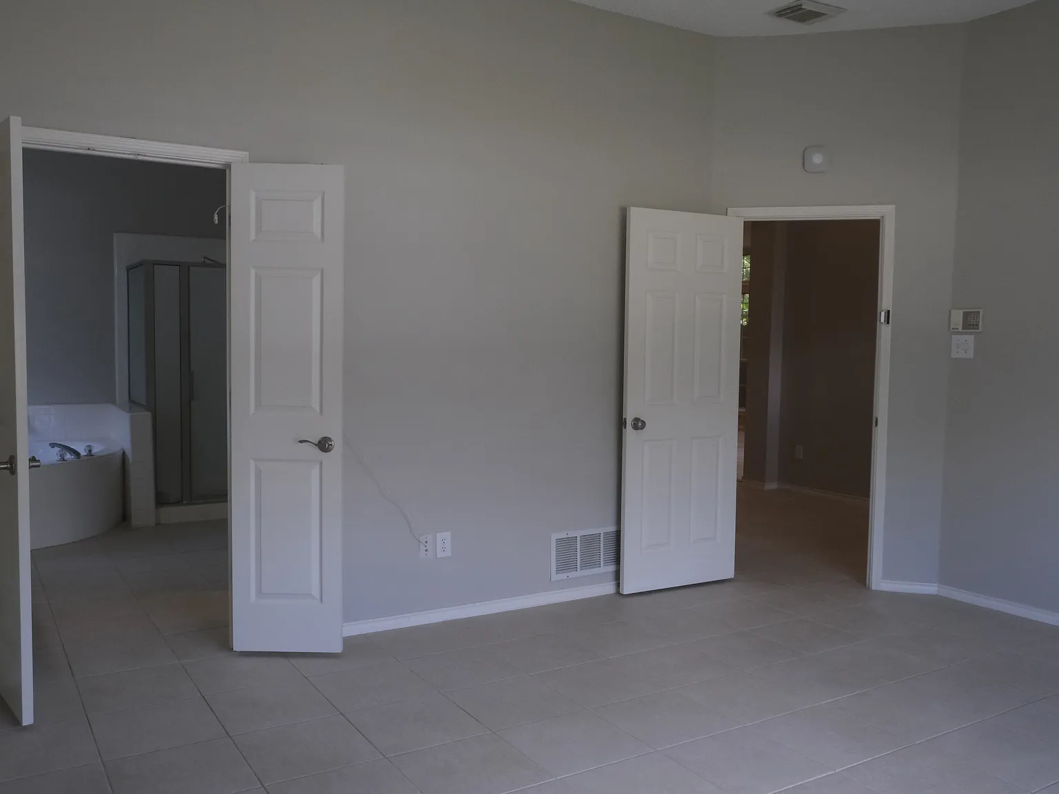3 bed, 2120 sqft, $2,600 — Photo 4