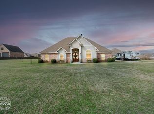 359 Hallmark Dr, Stonewall, LA 71078