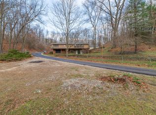 29 Pine Rd, Plainwell, MI 49080