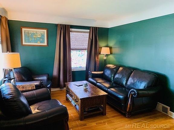 3rd image of 28322 Essex St