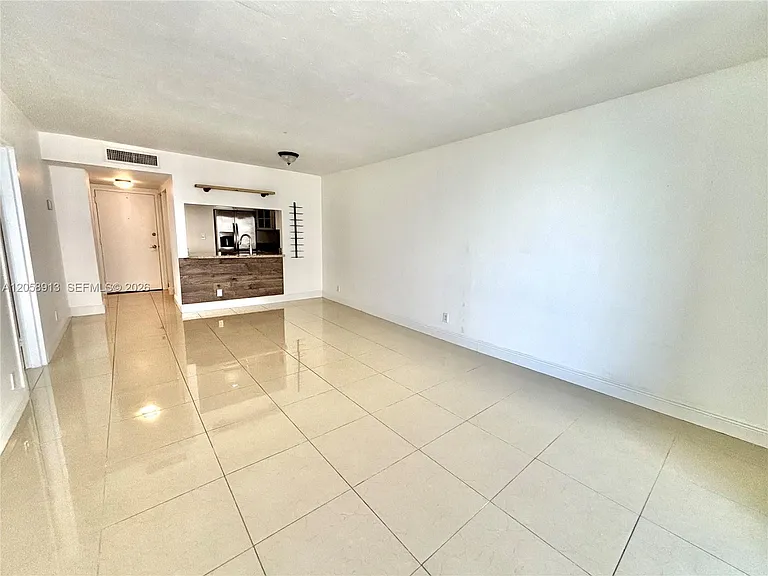 2935 NE 163rd St #5P — Photo 6