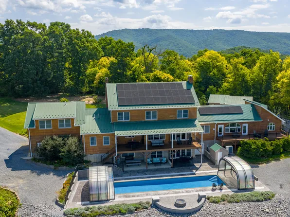 221 Montview Rd, Caldwell, WV 24925