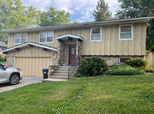 65 Arbury Dr, Iowa City, IA 52246