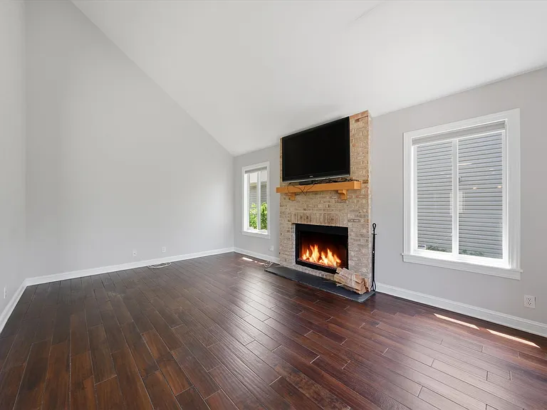 21854 W Kentwood Dr — Photo 11