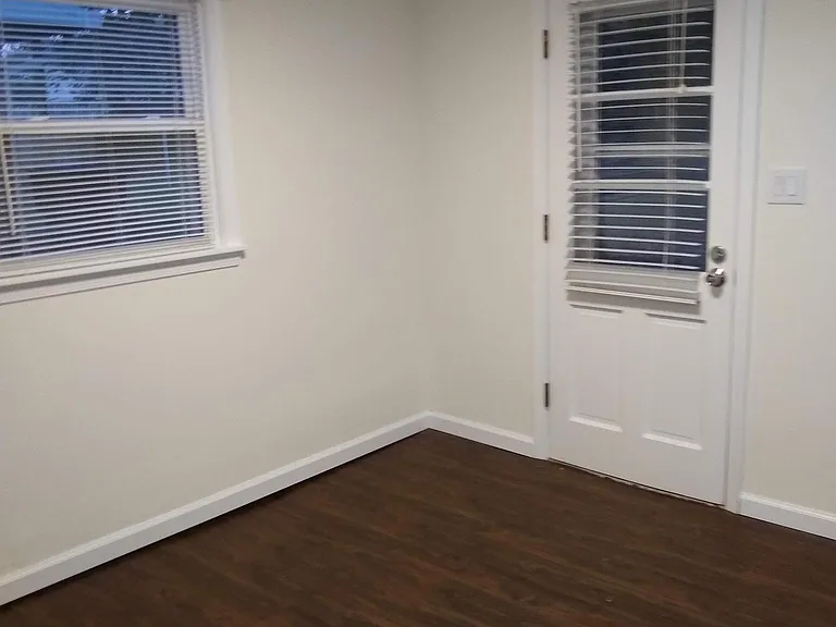 Bedroom 4: 10' x 11.5'