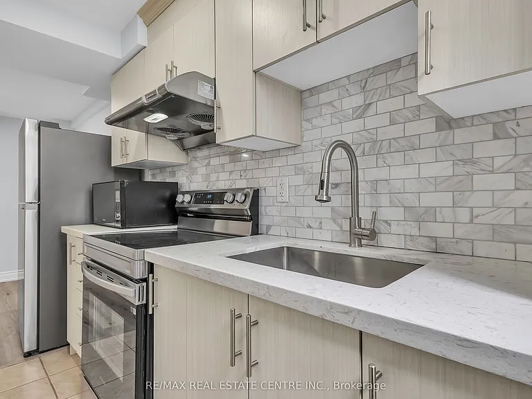 42 Baha Cres #BASEMENT — Photo 10