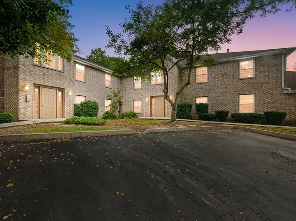 1940 Matthew Ct Unit D, Elgin, IL 60123