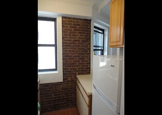 Rented by Stone Street Properties | media 36