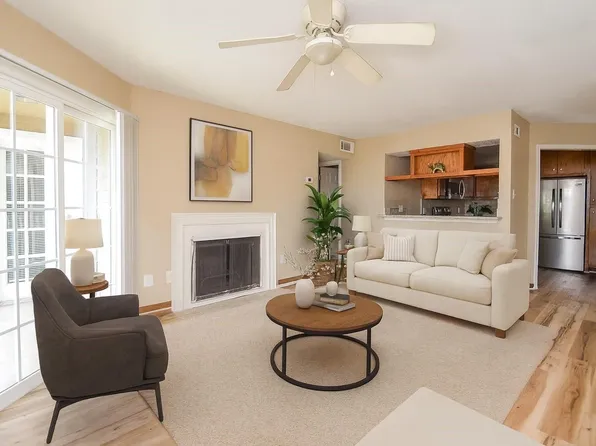 10211 Sugar Branch Dr APT 422, Houston, TX 77036