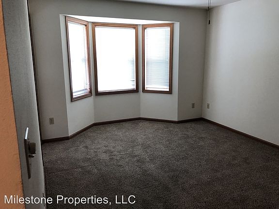 3rd image of N25W24011 River Park Dr APT 12