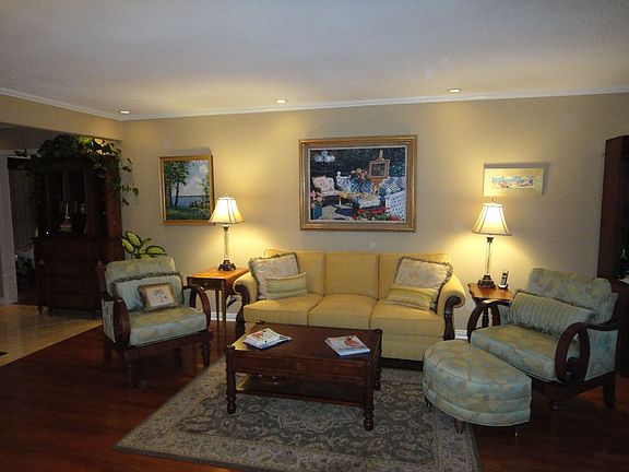 3rd image of 838 W Highpoint Dr