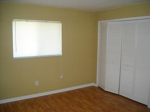 3rd image of 1221 SE 24th Ave APT A