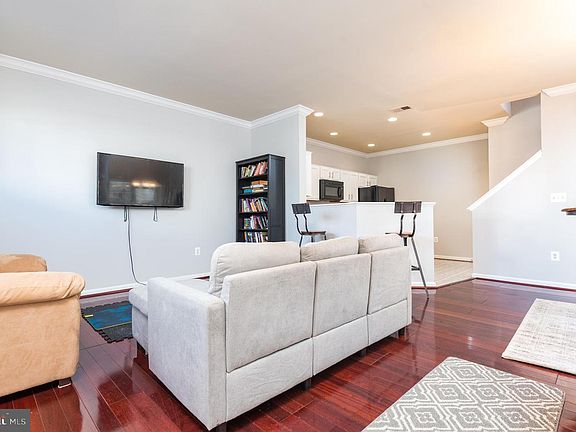 3rd image of 7672 Duneiden Ln