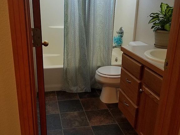 5th image of 402 Harrow Ln