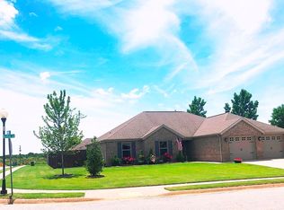 1001 Griffin Ln, Pea Ridge, AR 72751