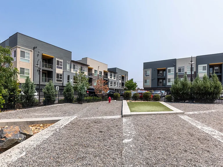 Encore Evans Station Apartments — Photo 7