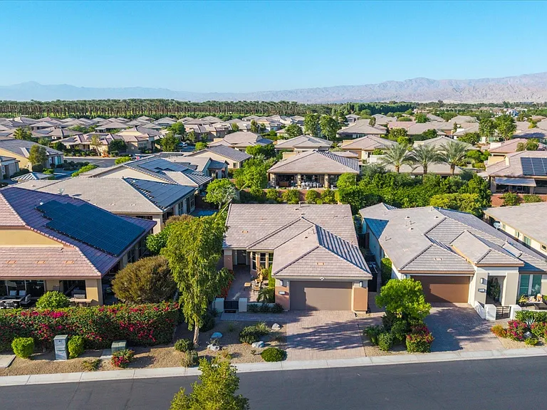51535 N Two Palms Way — Photo 43