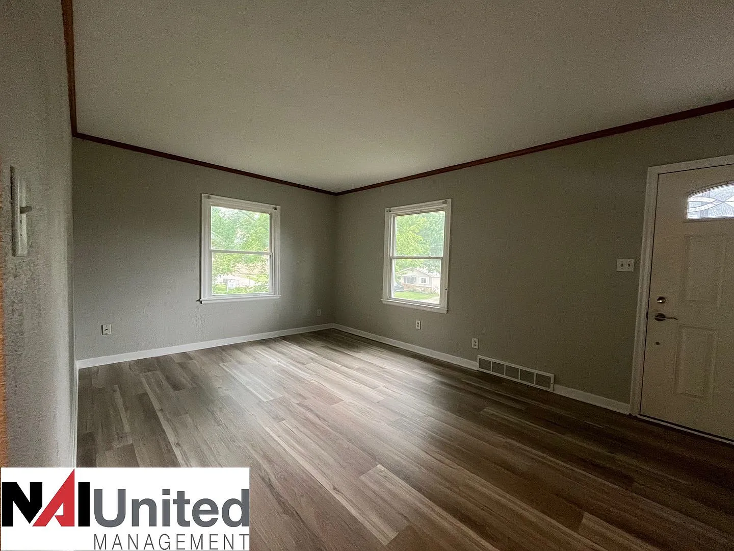 Three bedroom, two bathroom home for rent — Photo 2