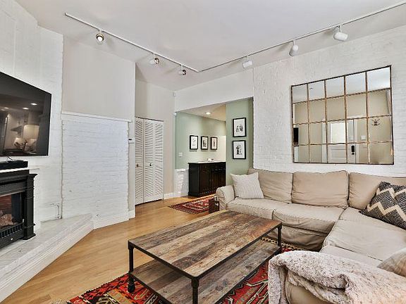 4th image of 2301 Scott St APT 1