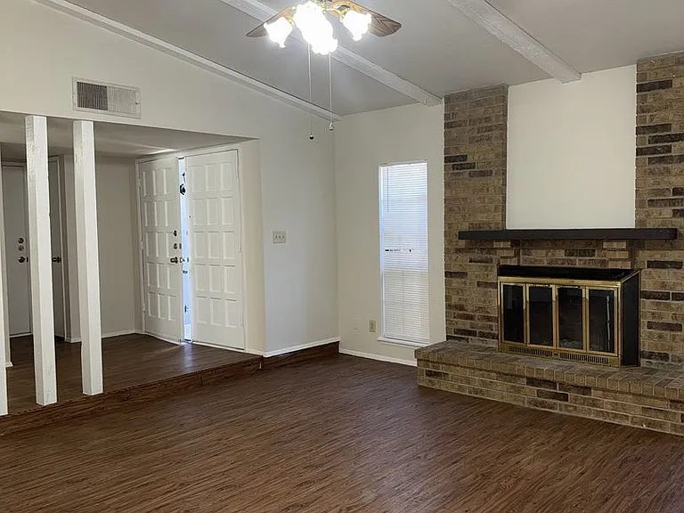 3905 Seven Gables St — Photo 2