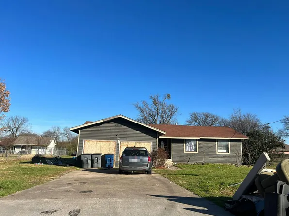 761 E 3rd St, Lancaster, TX 75146