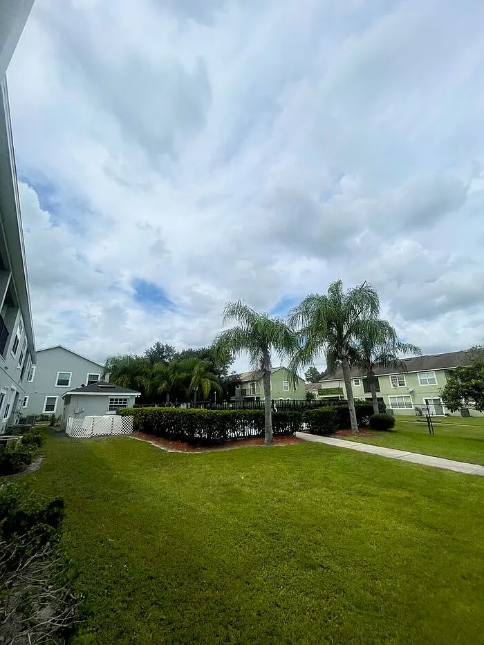 3 bed, 2.5 bath, 1600 sqft, $1,850 — Photo 3