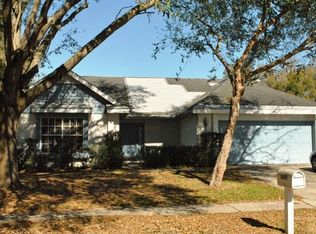 2049 Darlington Oak Dr, Seffner, FL 33584