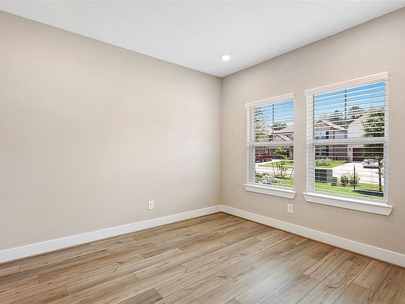 5th image of 2013 Woodland Pine Ct